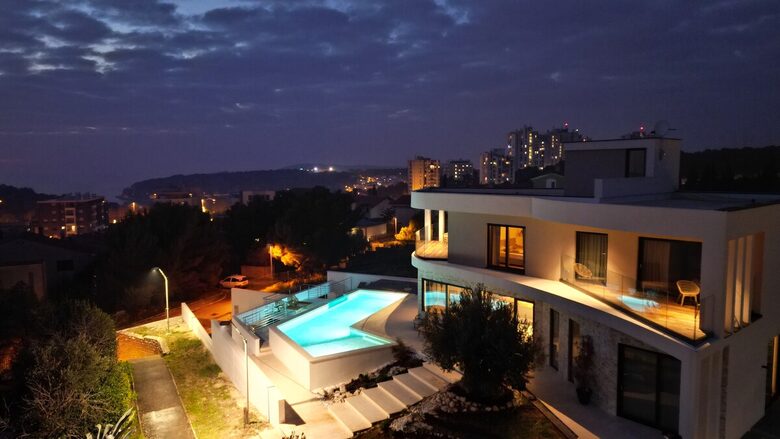 Private design-villa with large pool in Pula - Pula, Croatia