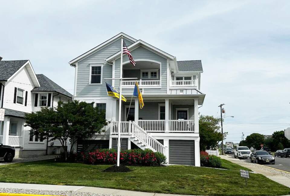 Charming Beach Escape with Lakeview Porch | 1 Block to Jenk Boardwalk - Point Pleasant Beach, New Jersey