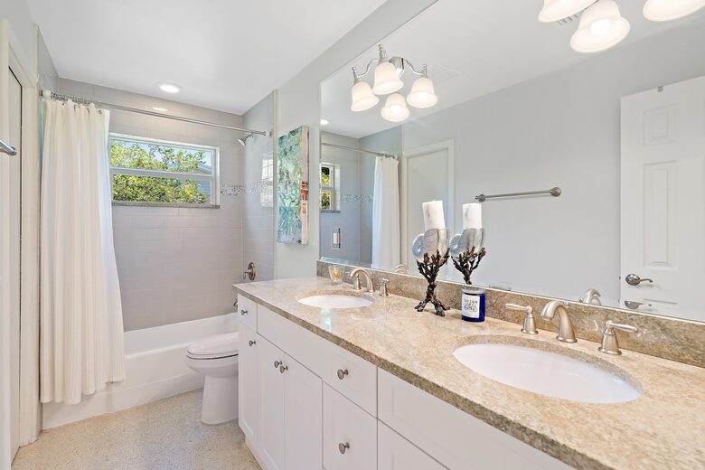 Mid-Century Elegance Near the Intracoastal - North Palm Beach, Florida