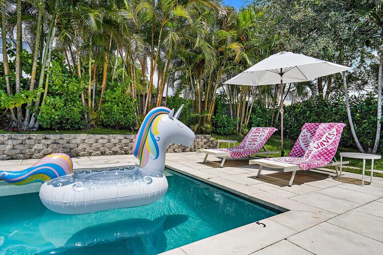 Mid-Century Elegance Near the Intracoastal - North Palm Beach, Florida
