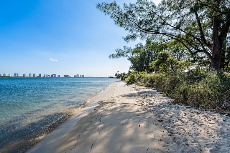 Mid-Century Elegance Near the Intracoastal - North Palm Beach, Florida