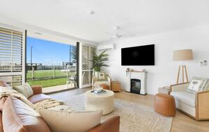 Elegant Beachfront Escape with Private Courtyard - Gold Coast, Australia