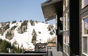 The Powder Haus | Ski-In, Ski-Out Luxury with Year-Round Adventure - Eden, Utah