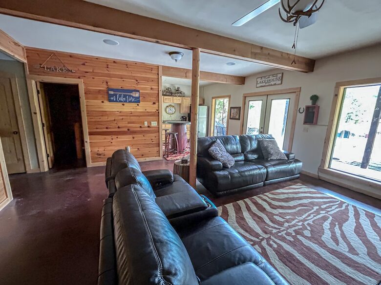 Spacious Waterfront Haven in the Ozarks - Eucha, Oklahoma