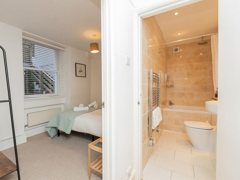 Charming Georgian Courtyard Apartment in Historic Bath - Bath, United Kingdom