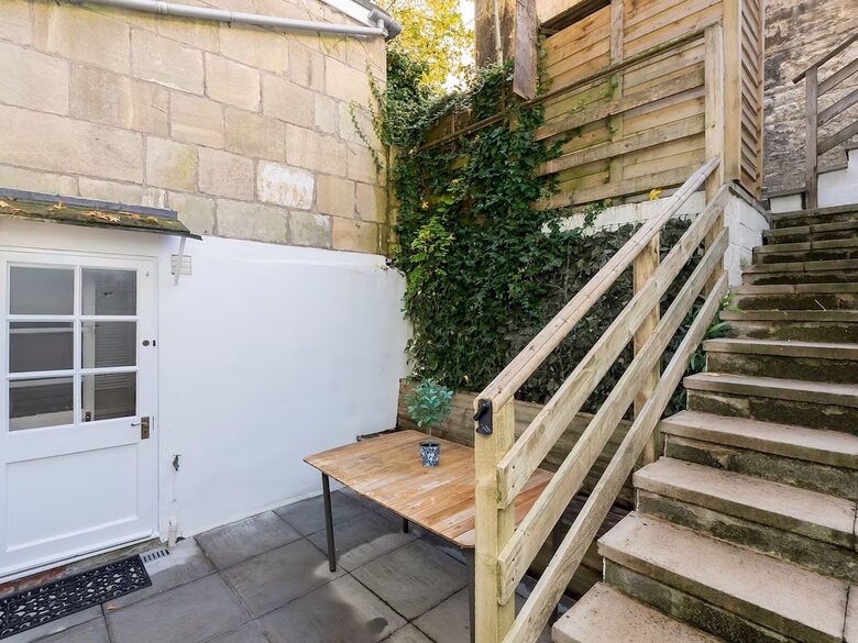 Charming Georgian Courtyard Apartment in Historic Bath - Bath, United Kingdom