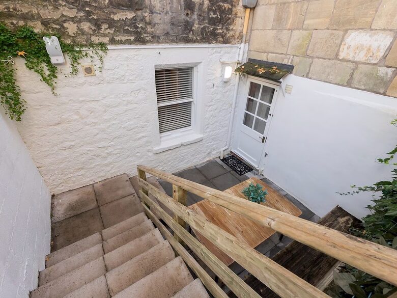 Charming Georgian Courtyard Apartment in Historic Bath - Bath, United Kingdom