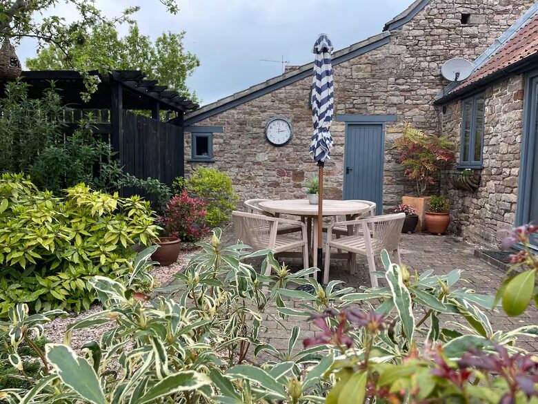 Charming Converted Barn Retreat in the Cotswolds - Wotton-Under-Edge, United Kingdom