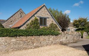Charming Converted Barn Retreat in the Cotswolds - Wotton-Under-Edge, United Kingdom
