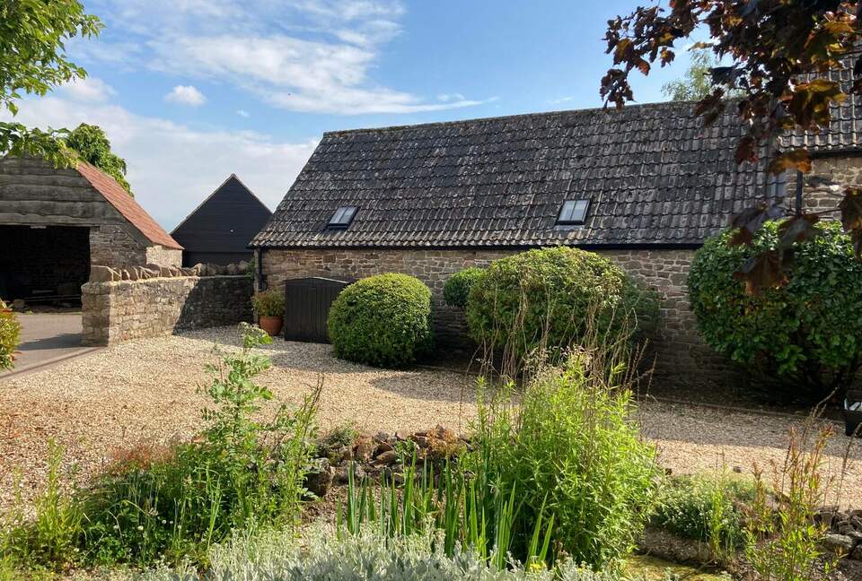 Charming Converted Barn Retreat in the Cotswolds - Wotton-Under-Edge, United Kingdom