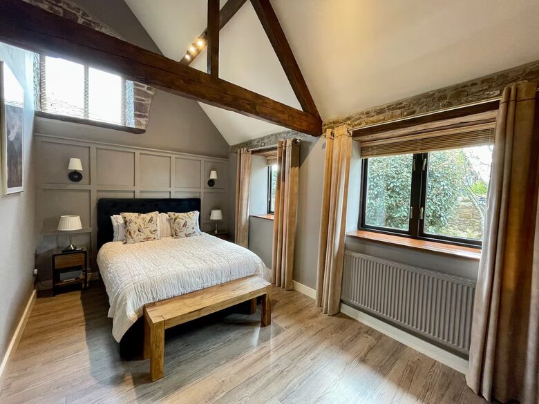 Charming Converted Barn Retreat in the Cotswolds - Wotton-Under-Edge, United Kingdom