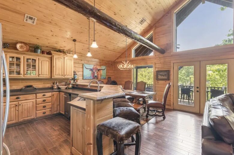 Spacious Waterfront Haven in the Ozarks - Eucha, Oklahoma