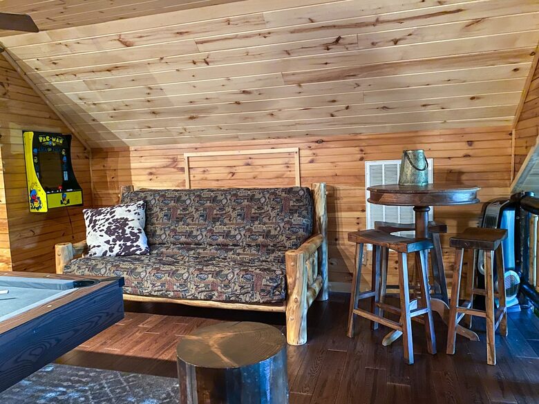 Spacious Waterfront Haven in the Ozarks - Eucha, Oklahoma