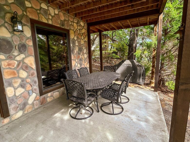 Spacious Waterfront Haven in the Ozarks - Eucha, Oklahoma