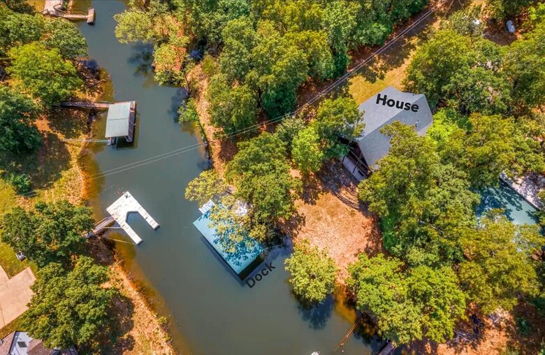 Spacious Waterfront Haven in the Ozarks - Eucha, Oklahoma