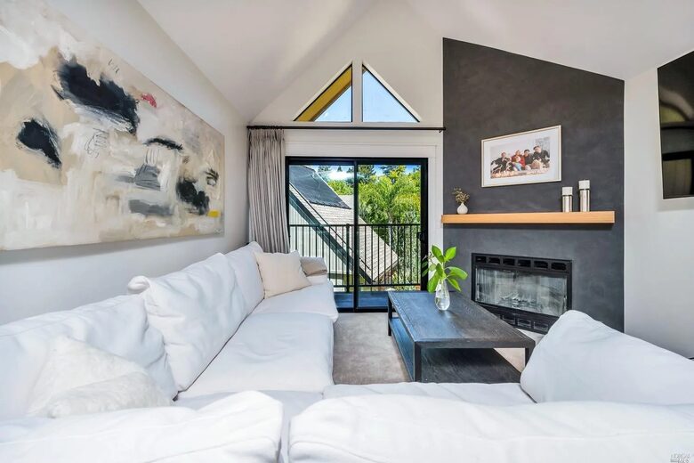 Serene Elegance in the Heart of Healdsburg - Healdsburg, California