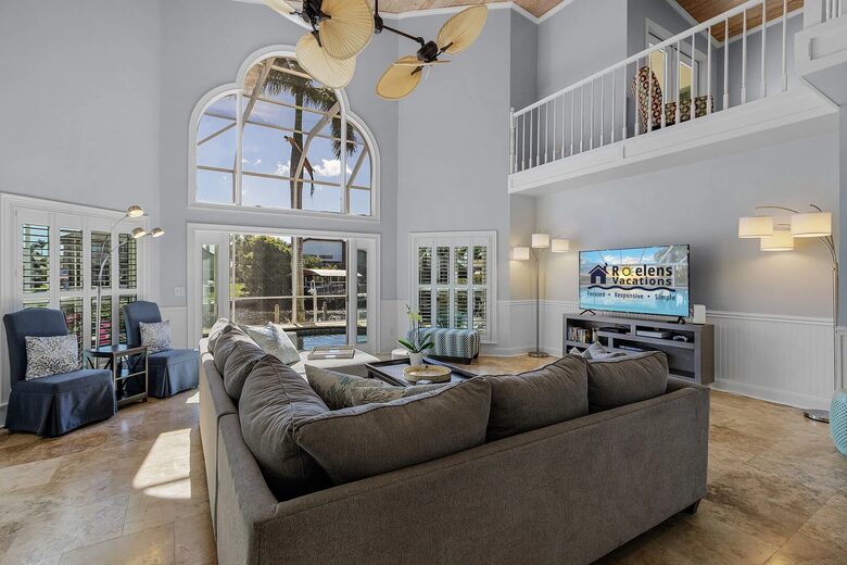 SW Florida Light-Filled Canal Front Escape - Cape Coral, Florida