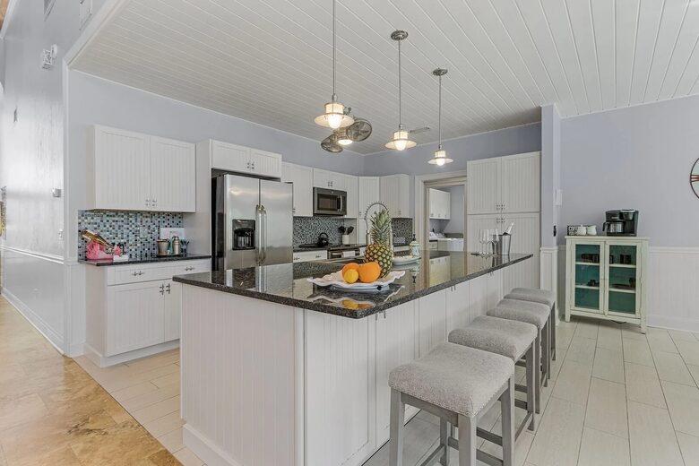 SW Florida Light-Filled Canal Front Escape - Cape Coral, Florida