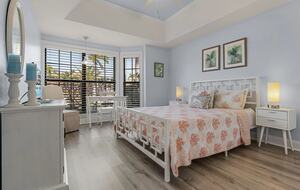 SW Florida Light-Filled Canal Front Escape - Cape Coral, Florida