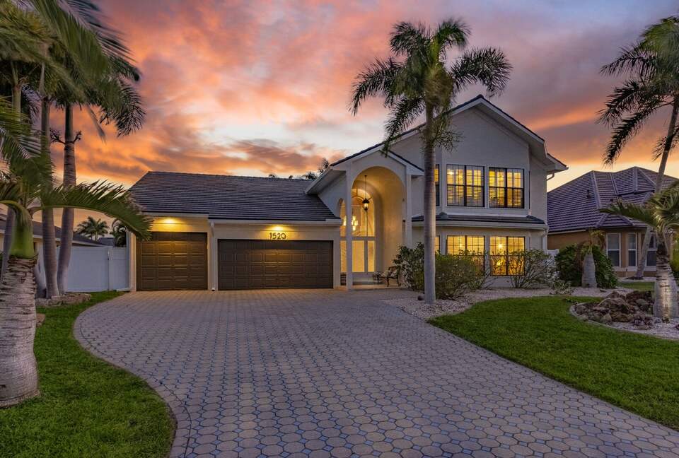 SW Florida Light-Filled Canal Front Escape - Cape Coral, Florida