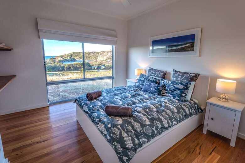 Middle River Beach House - Kangaroo Island, Australia