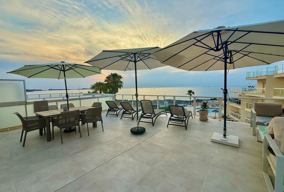 Tranquil West Ibiza Retreat with Private Terrace & Pool Access - Port des Torrent -San José, Ibiza, Spain