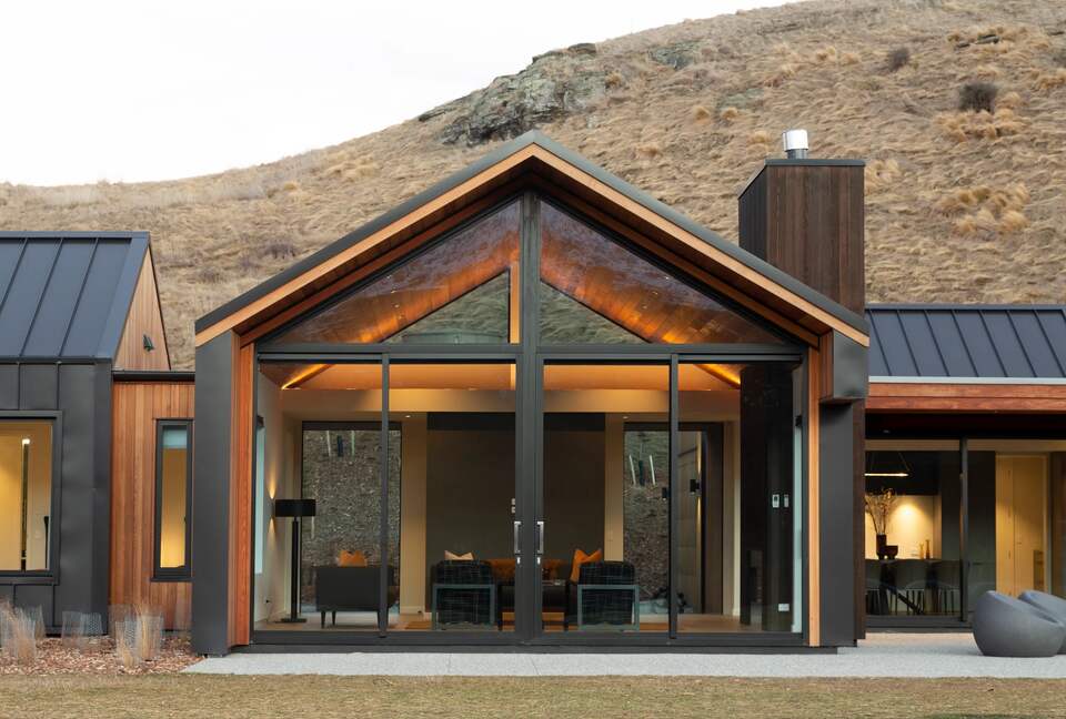 World-Class Sanctuary on the Outskirts of Queenstown - Queenstown, New Zealand