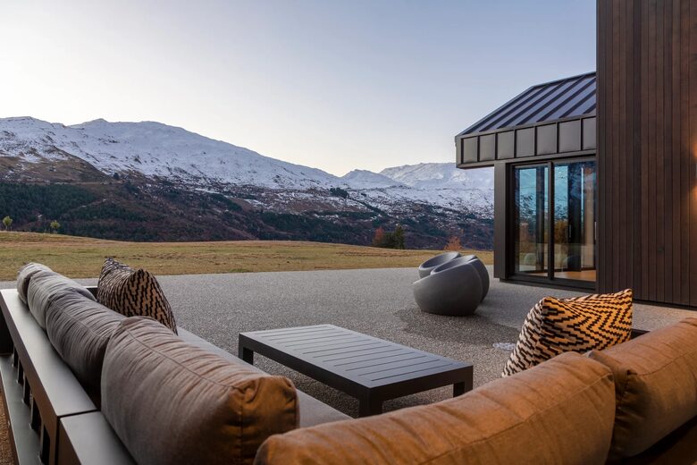 World-Class Sanctuary on the Outskirts of Queenstown - Queenstown, New Zealand