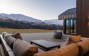 World-Class Sanctuary on the Outskirts of Queenstown - Queenstown, New Zealand