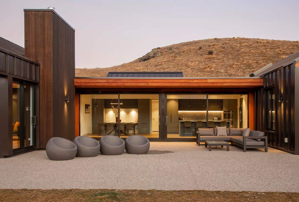 World-Class Sanctuary on the Outskirts of Queenstown - Queenstown, New Zealand