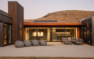 World-Class Sanctuary on the Outskirts of Queenstown - Queenstown, New Zealand