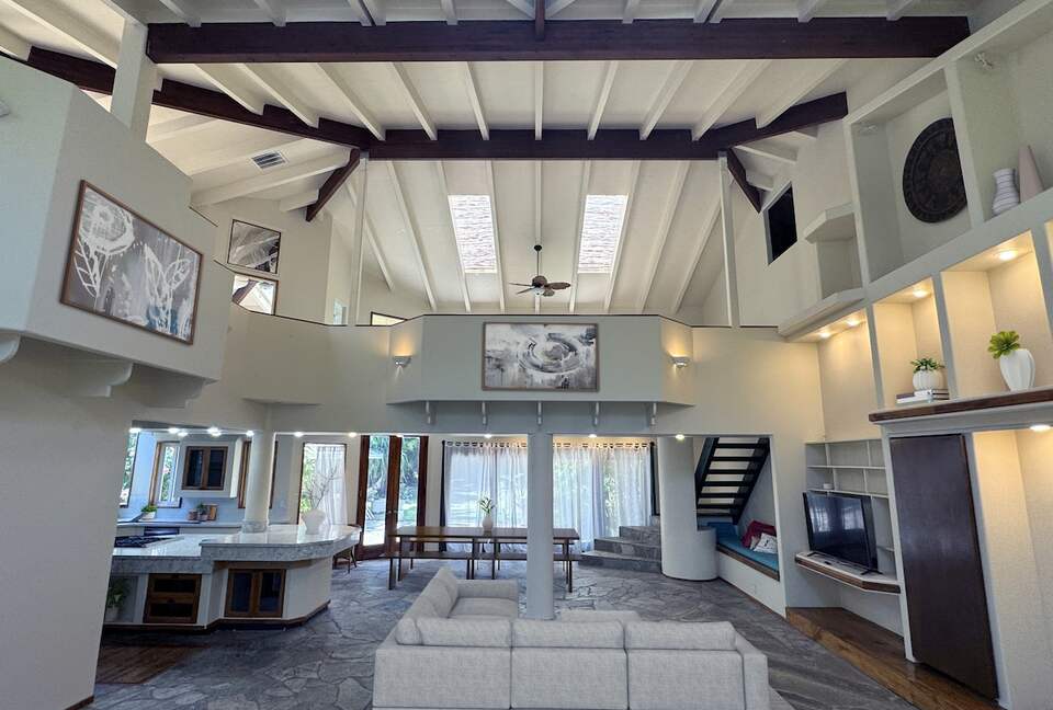 Mokulua Views & Modern Comfort in Coastal Paradise - Kailua, Hawaii