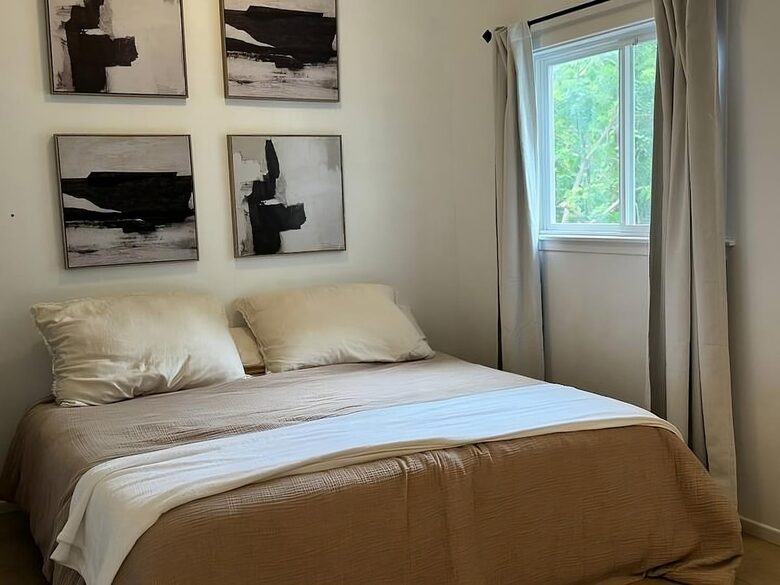 Mokulua Views & Modern Comfort in Coastal Paradise - Kailua, Hawaii