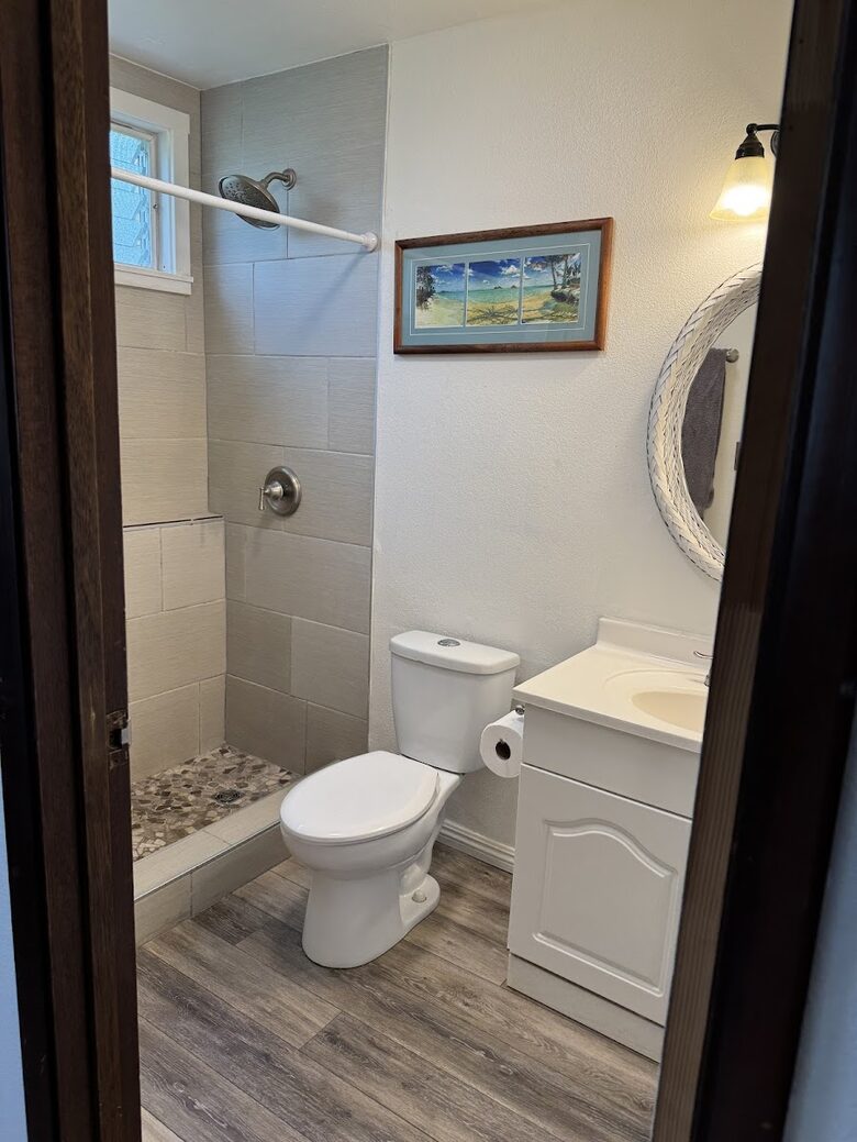 Mokulua Views & Modern Comfort in Coastal Paradise - Kailua, Hawaii