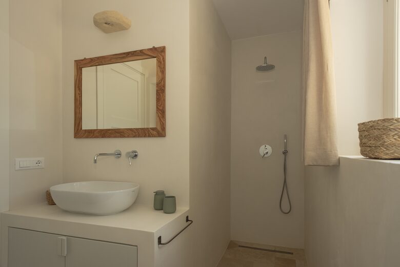 Timeless Apulian Retreat Amidst Olive Groves - Ostuni, Italy