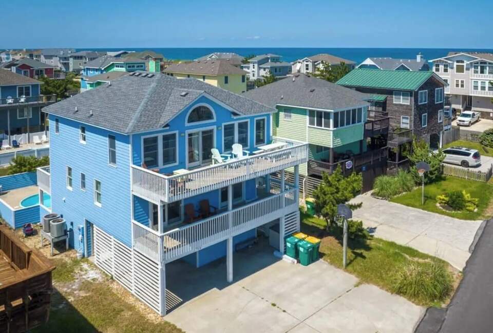 Stylish Corolla Retreat with Pool, Hot Tub & Ocean Views - Corolla, North Carolina