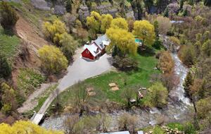 Spacious Canyon Lodge with Private Pool & Deck - Preston, Idaho