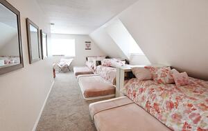 Spacious Canyon Lodge with Private Pool & Deck - Preston, Idaho