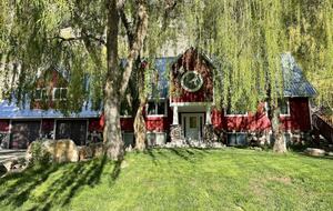 Spacious Canyon Lodge with Private Pool & Deck - Preston, Idaho