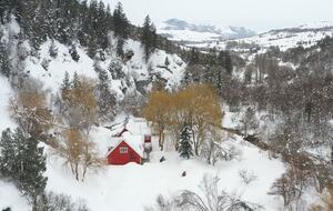 Spacious Canyon Lodge with Private Pool & Deck - Preston, Idaho