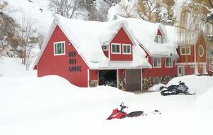 Spacious Canyon Lodge with Private Pool & Deck - Preston, Idaho