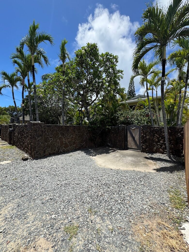 Mokulua Views & Modern Comfort in Coastal Paradise - Kailua, Hawaii