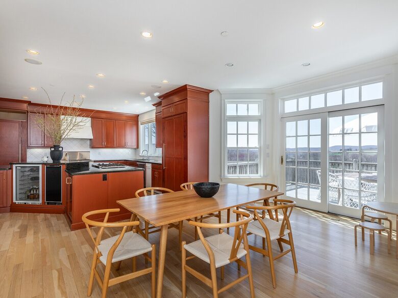 Elegant Colonial Retreat with Private Beach Access - Warren, Connecticut