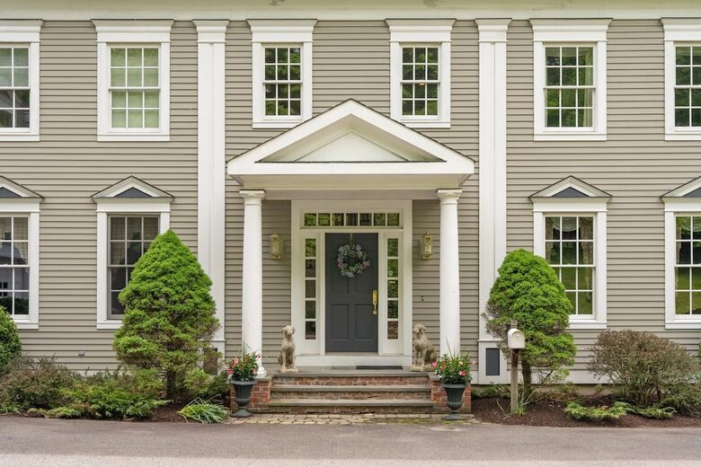 Elegant Colonial Retreat with Private Beach Access - Warren, Connecticut