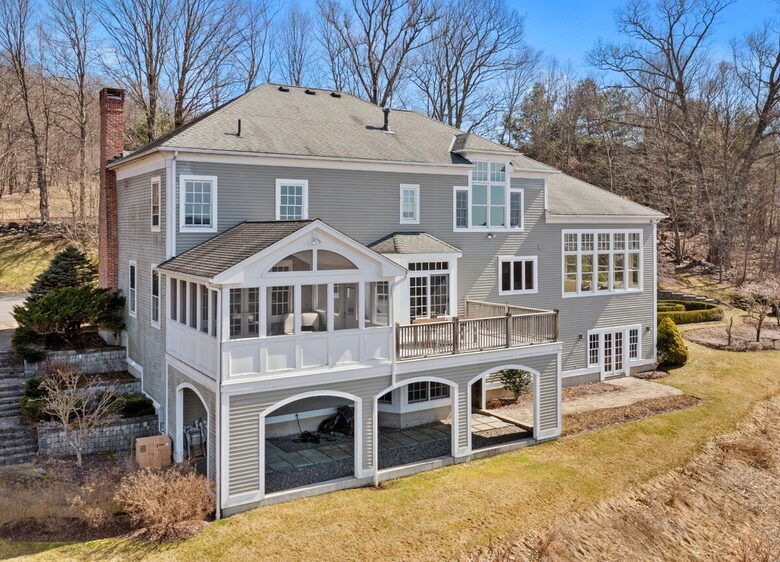 Elegant Colonial Retreat with Private Beach Access - Warren, Connecticut