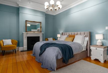 Elegant 1880s Terrace Overlooking Corbett Gardens - Bowral, Australia