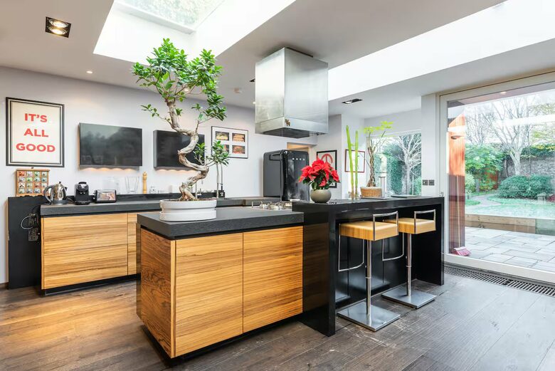 Elegant Dublin Residence with Private Garden Retreat - Dublin, Ireland