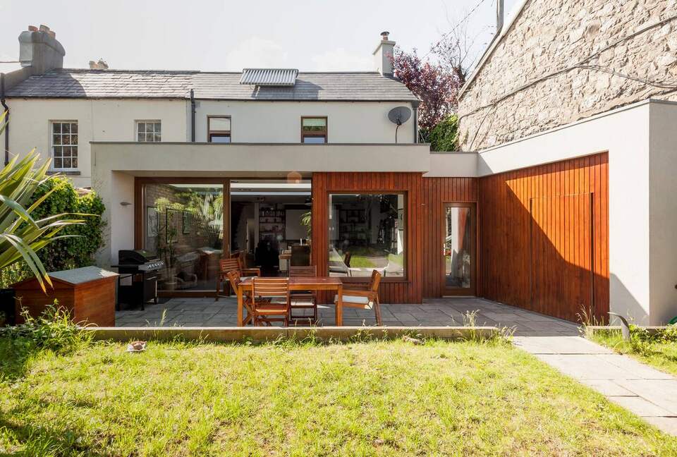 Elegant Dublin Residence with Private Garden Retreat - Dublin, Ireland