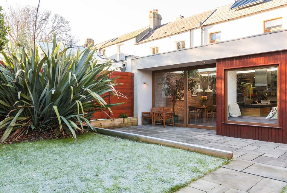 Elegant Dublin Residence with Private Garden Retreat - Dublin, Ireland