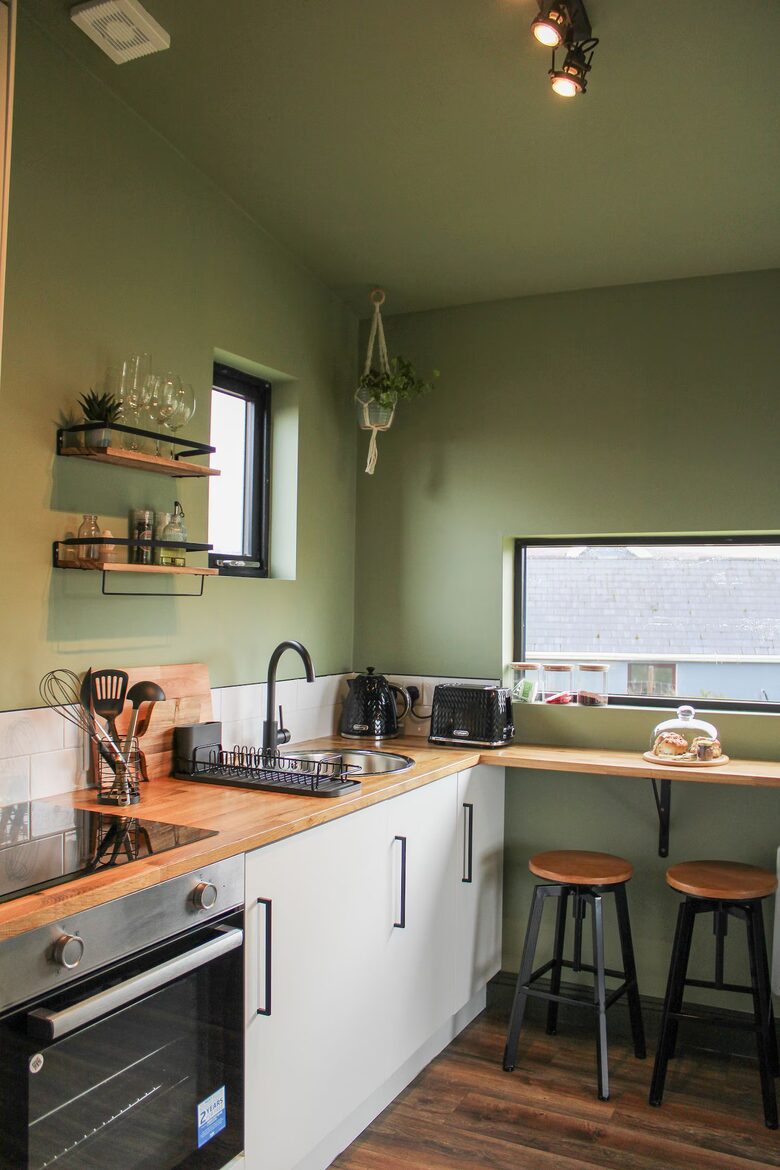 Charming Eco Retreat with Panoramic Valley Views - Bantry, Ireland